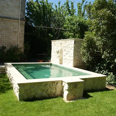 Foret Du Mas Des Fontaines Bed & Breakfast *